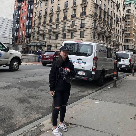 Meet your Posher, Anhthu - Picture 1 of 1